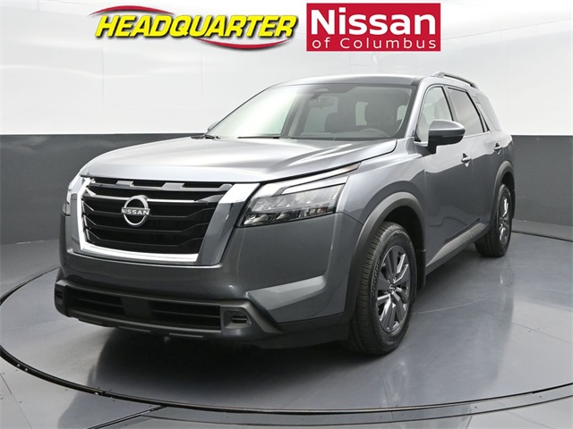 2025 Nissan Pathfinder SV's photo