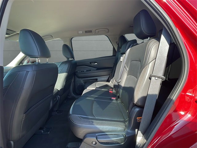 2023 Nissan Pathfinder SL photo 13