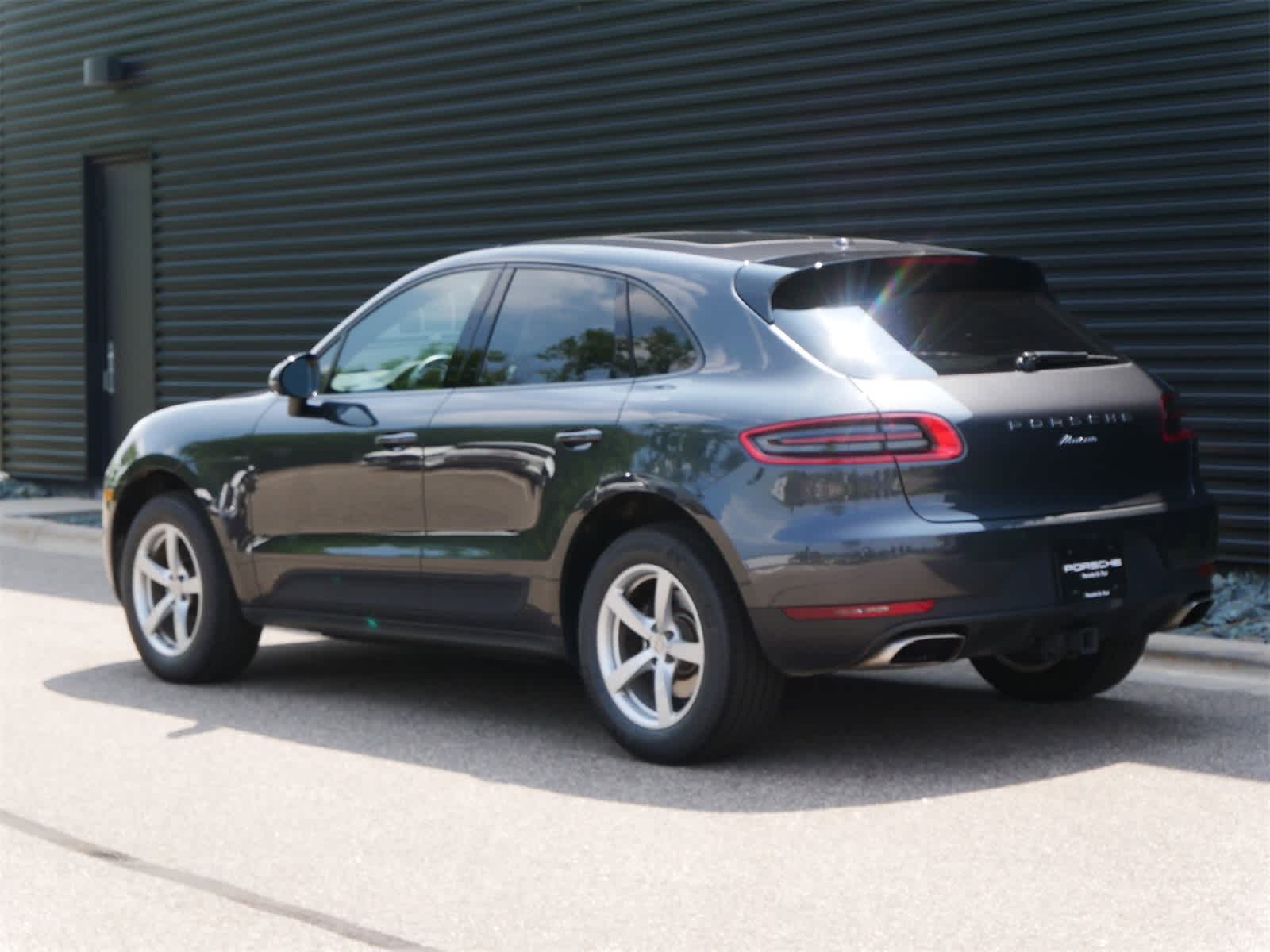 2018 Porsche Macan photo 3
