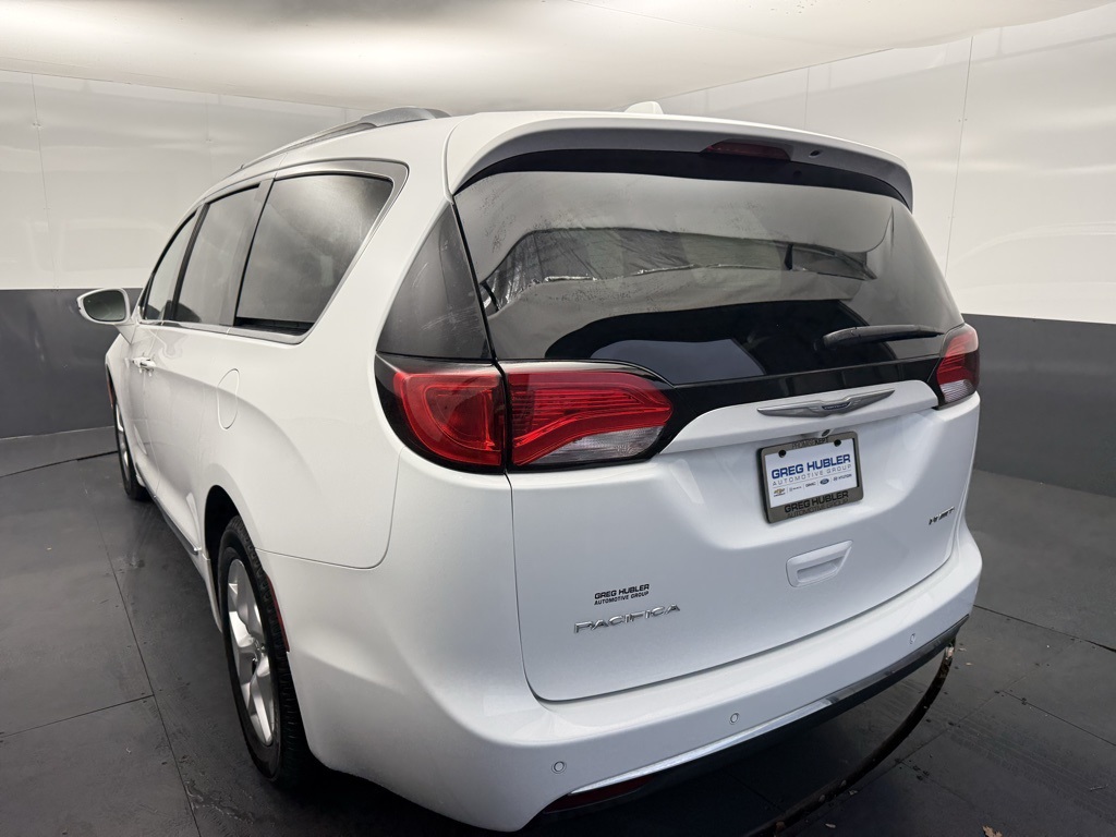 2020 Chrysler Pacifica Limited photo 2