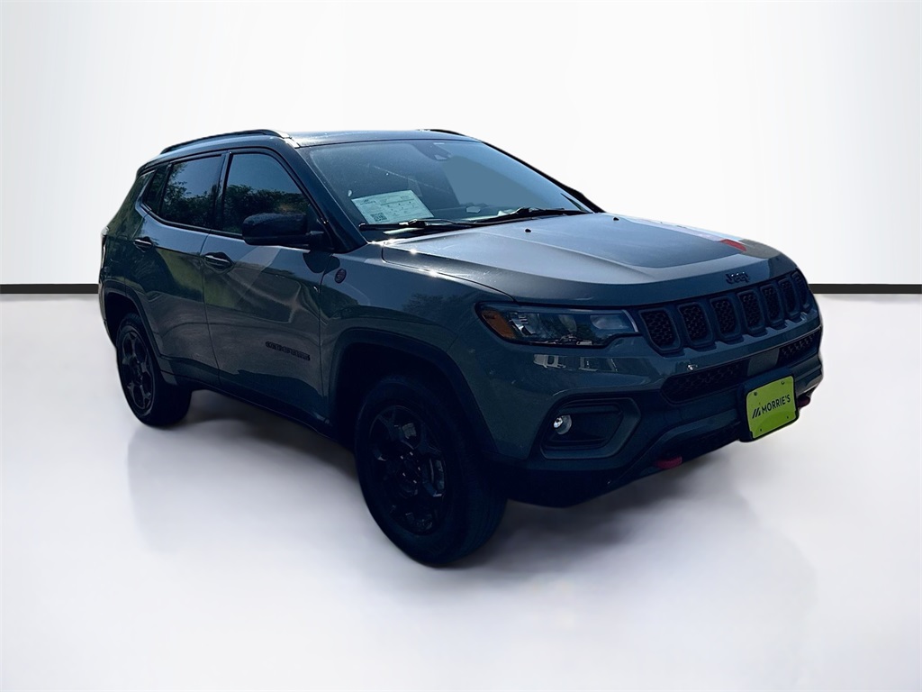 2023 Jeep Compass Trailhawk photo 3