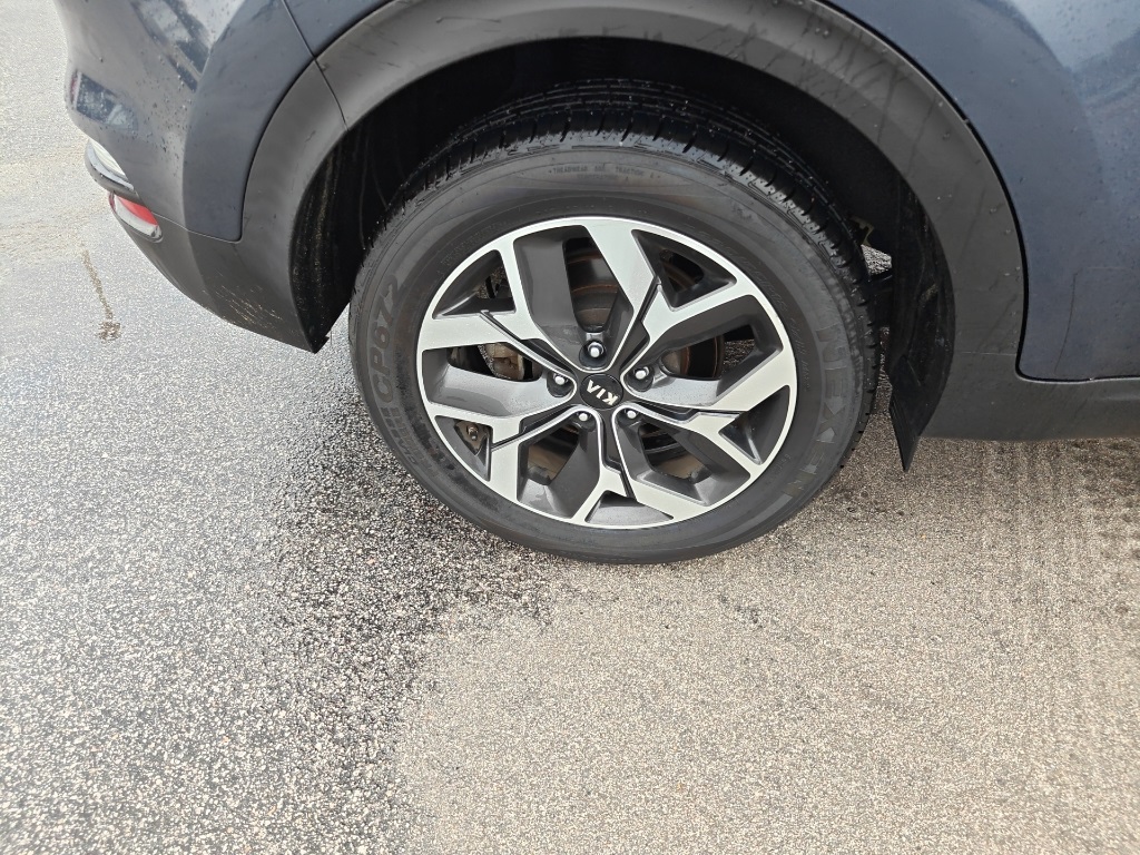 2021 Kia Sportage EX photo 2