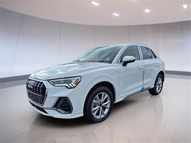 2025 Audi Q3 S line Premium photo 4
