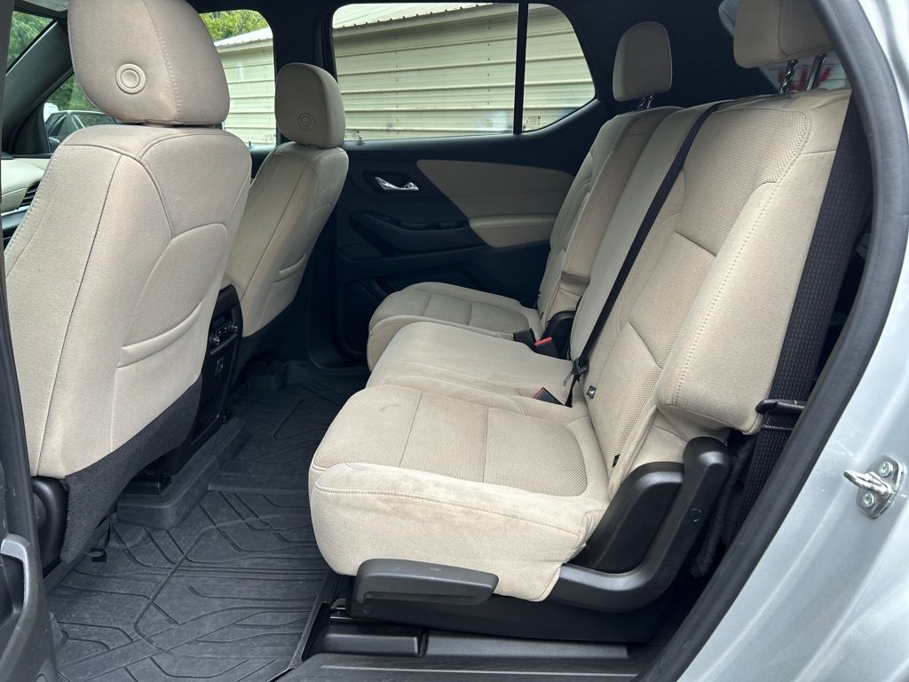 2022 Chevrolet Traverse LS photo 17