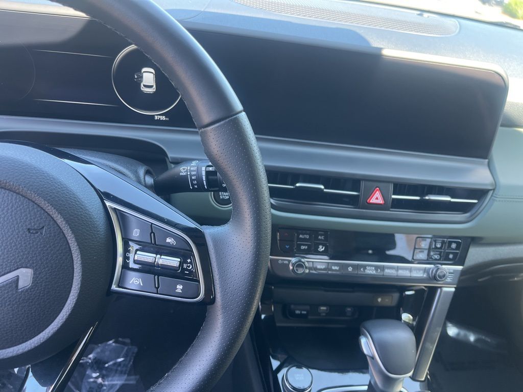 2024 Kia Seltos SX photo 12