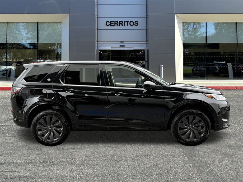 2025 Land Rover Discovery Sport S photo 4