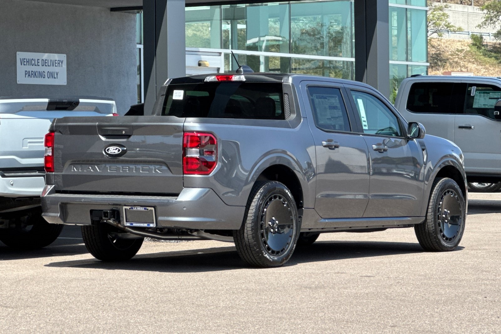 2025 Ford Maverick photo 3