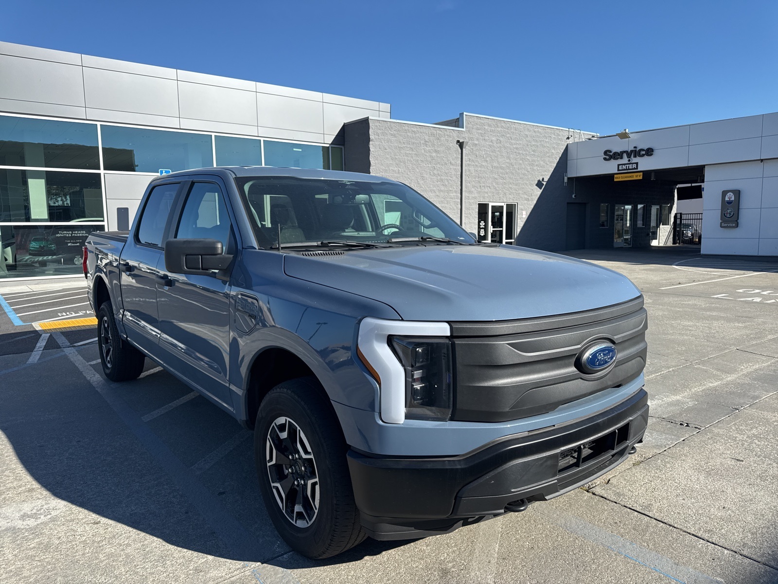 2023 Ford F-150 Lightning photo 4