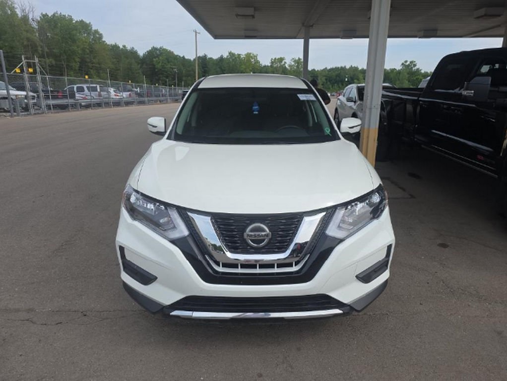 Used 2018 Nissan Rogue SV with VIN 5N1AT2MT8JC850613 for sale in Parma, OH