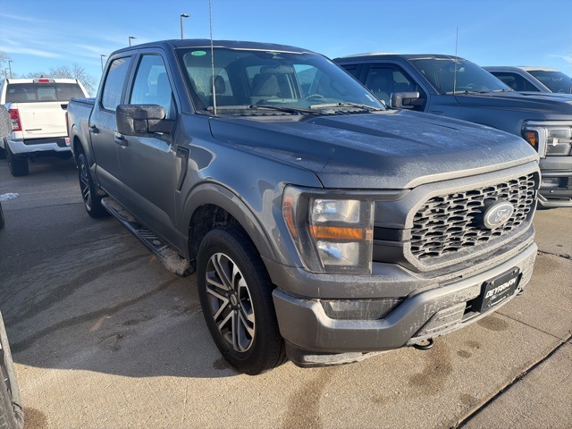 2023 Ford F-150 XL's photo