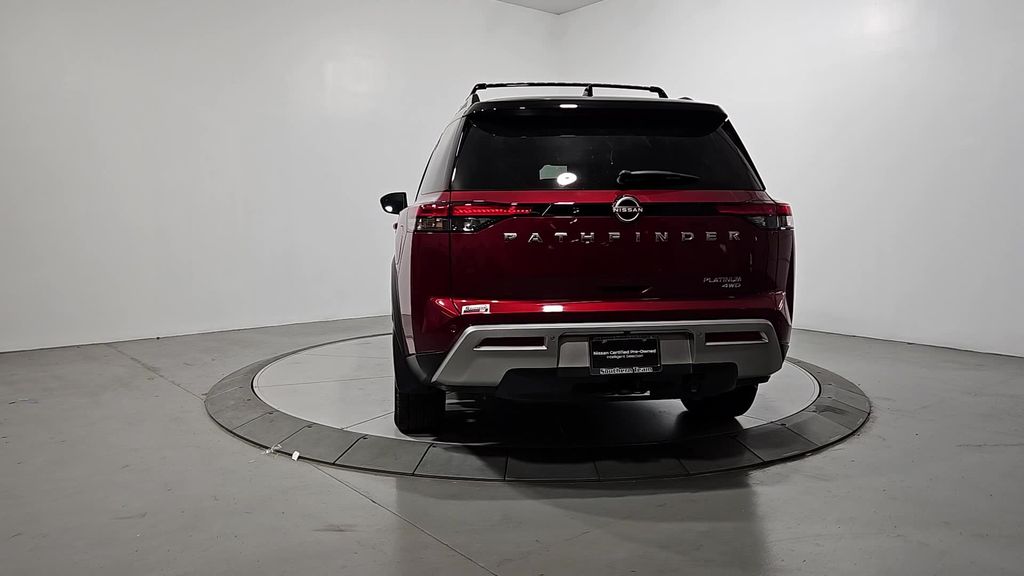 2025 Nissan Pathfinder Platinum photo 4