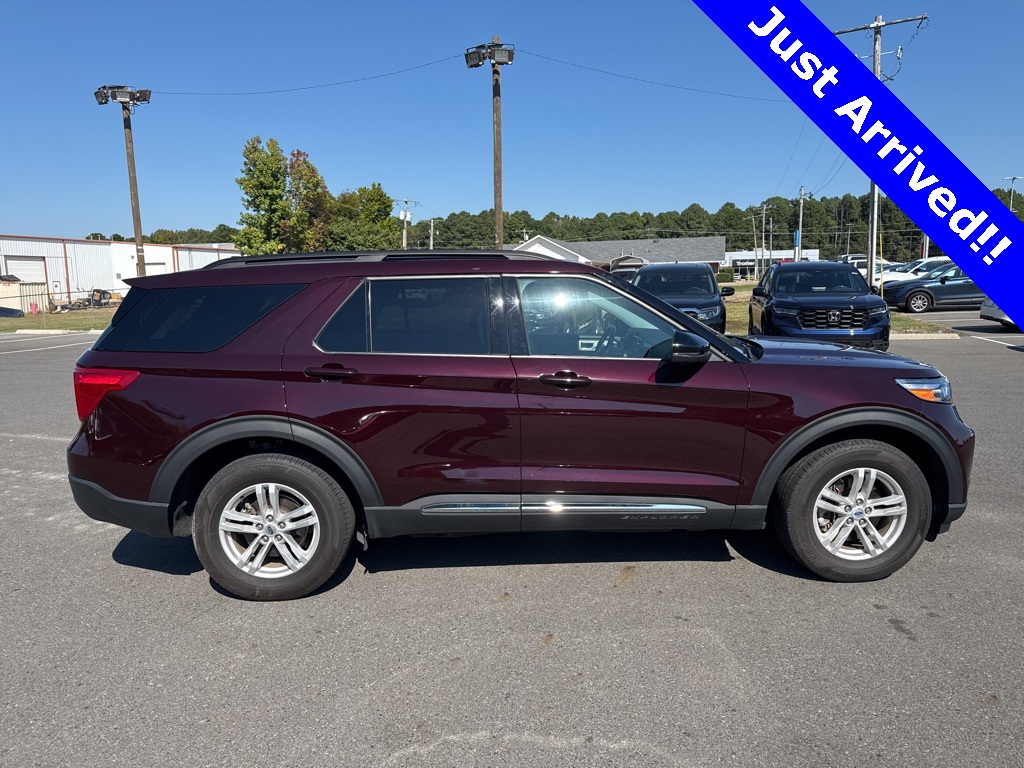 2023 Ford Explorer XLT photo 2