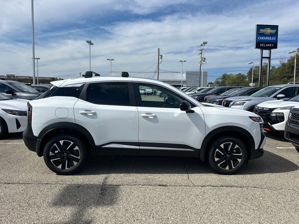 2026 Nissan Kicks SV photo 2