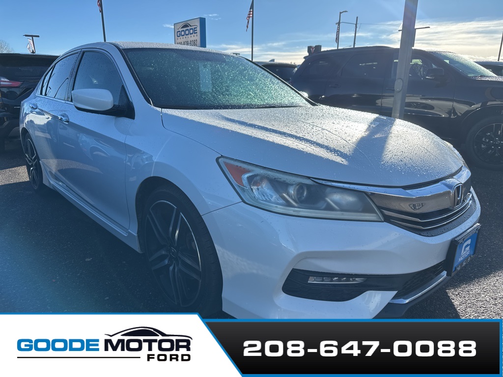 2016 Honda Accord Sport's photo