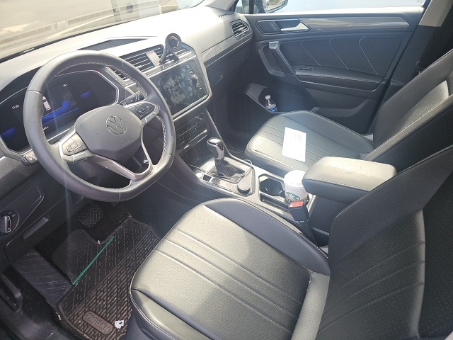 2022 Volkswagen Tiguan SE photo 4