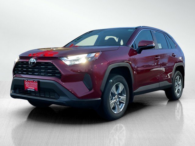 2025 Toyota RAV4 XLE's photo