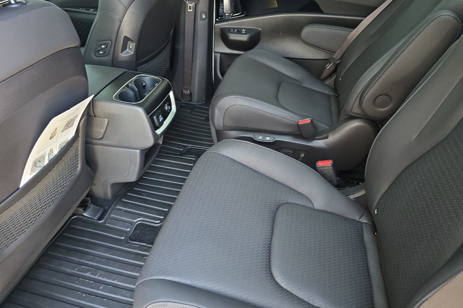 2026 Kia Carnival SX Prestige photo 8