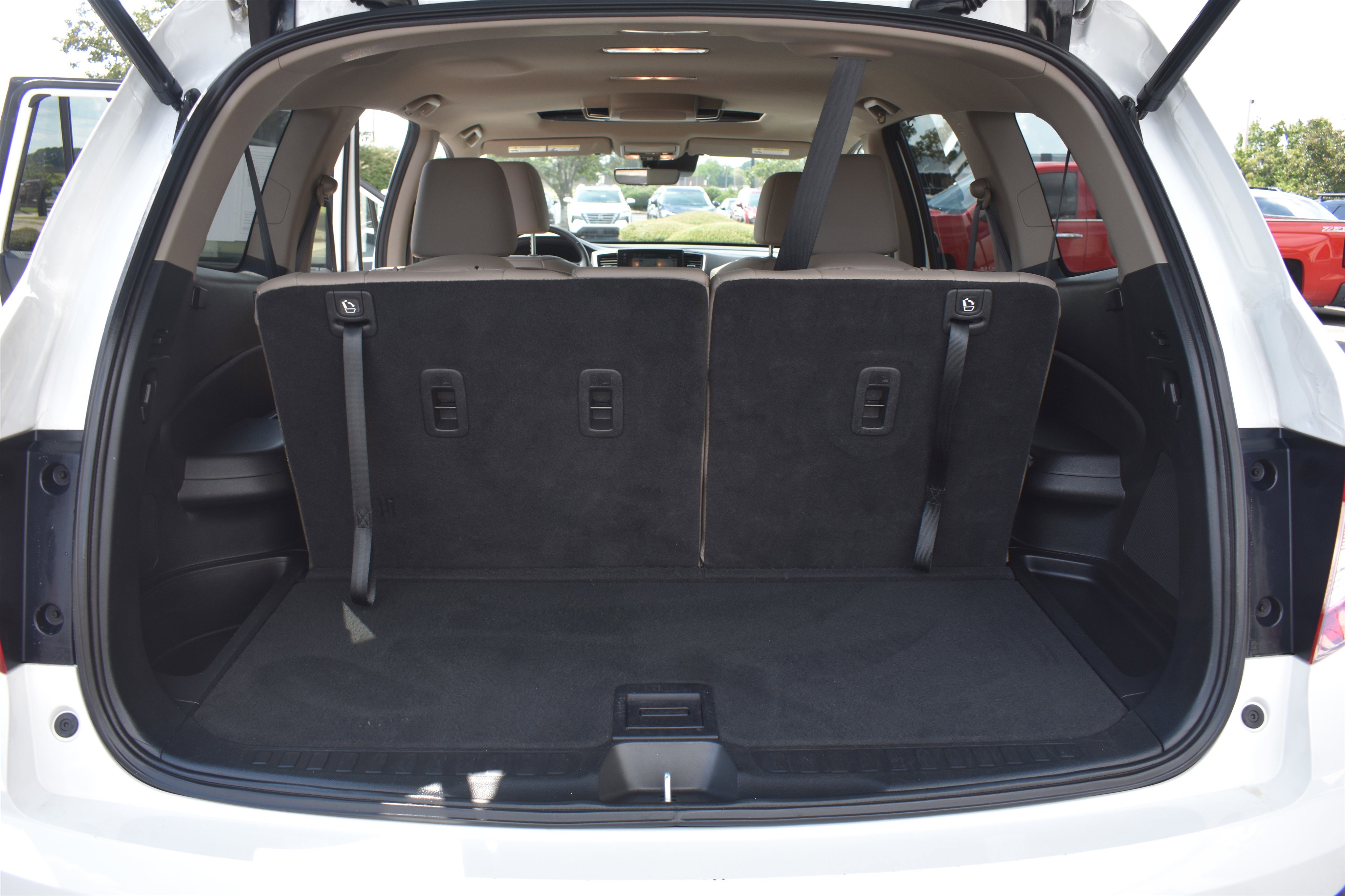2021 Honda Pilot Touring photo 9