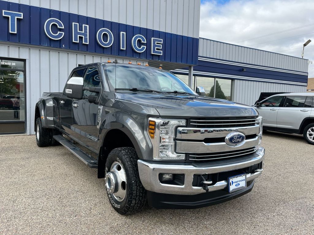 2019 Ford F-350 Lariat photo 16