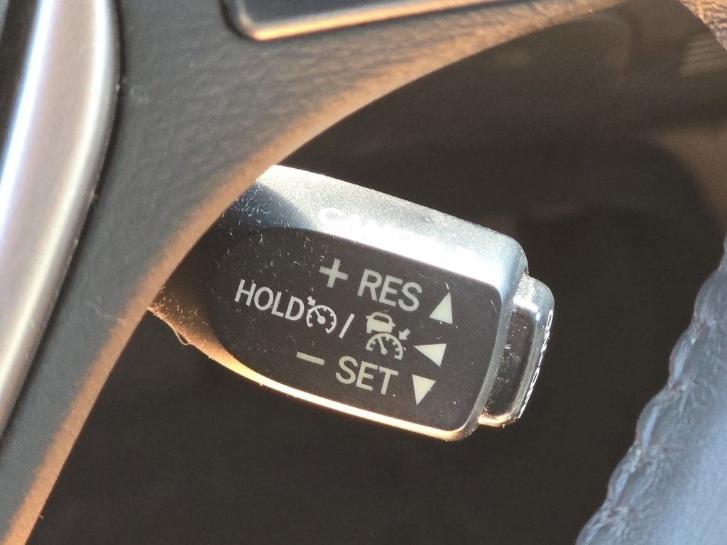 2017 Toyota RAV4 Limited photo 15
