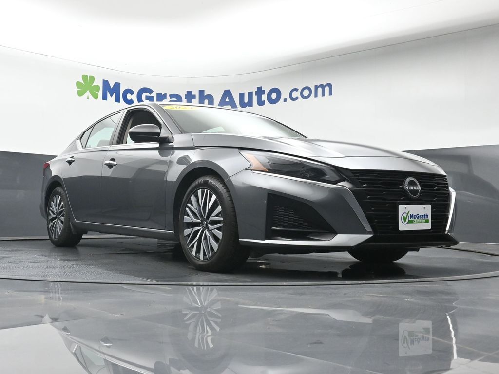 2024 Nissan Altima 2.5 SV photo 18