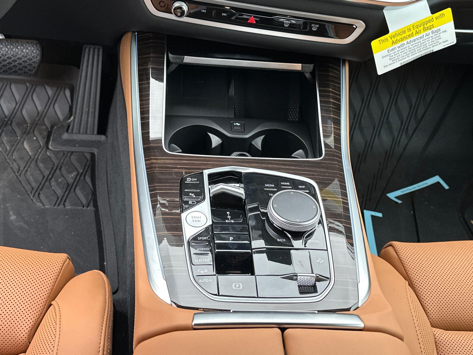 New 2025 Skyscraper Grey Metallic BMW xDrive50e image 10