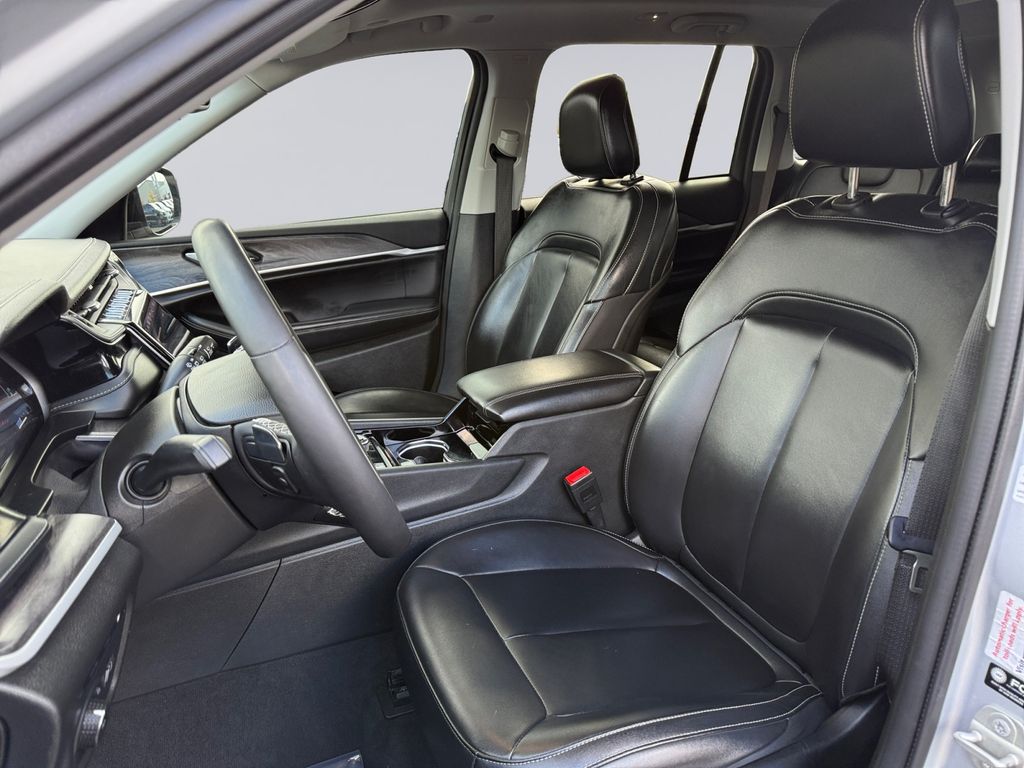 2023 Jeep Cherokee Base photo 10