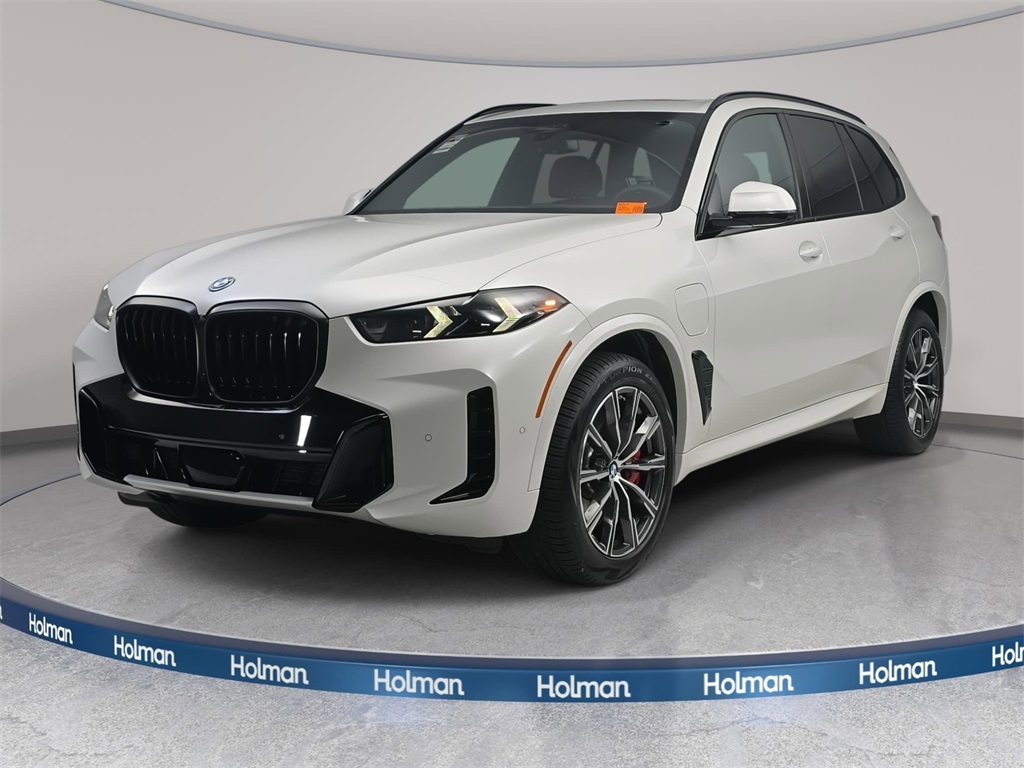2026 BMW X5 50e's photo