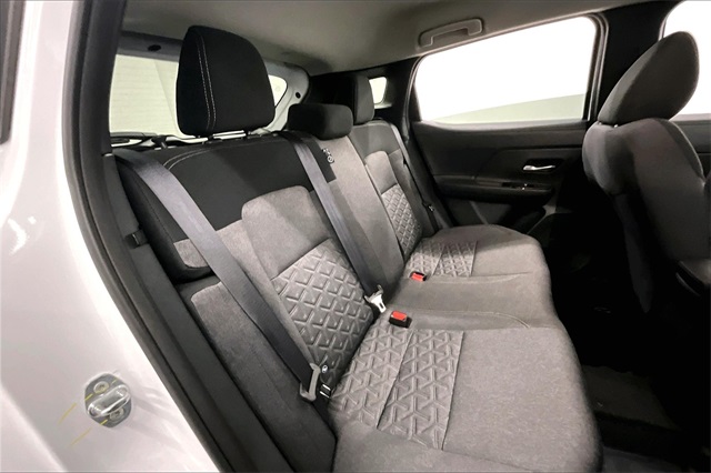 2025 Nissan Kicks SV photo 28