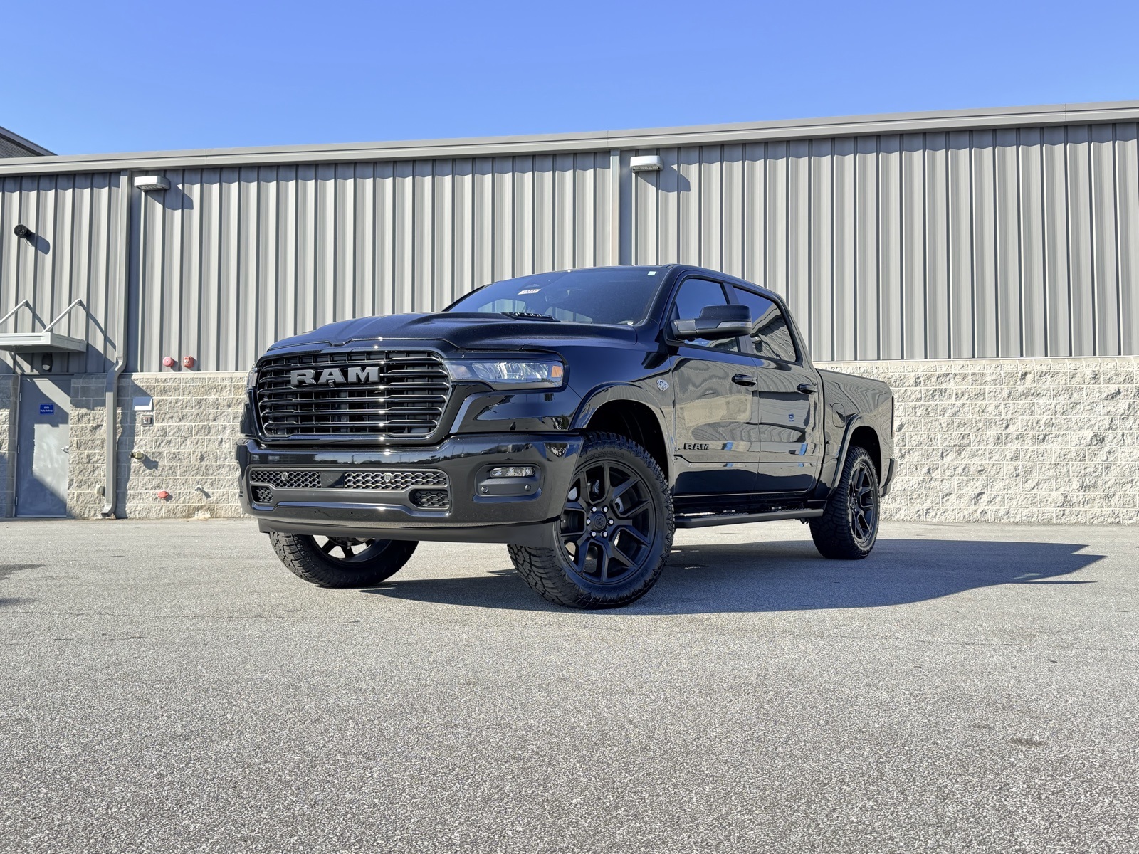 2026 RAM Ram 1500 Pickup Laramie's photo