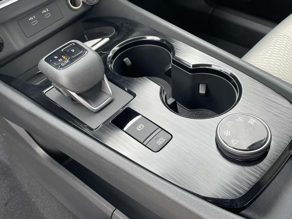 2025 Nissan Rogue SV photo 24