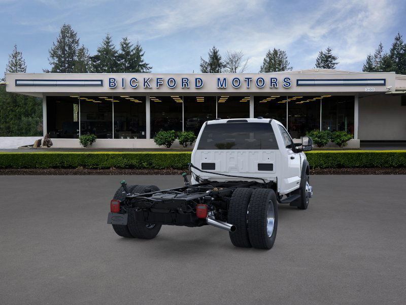 2025 Ford F-550 XLT photo 4