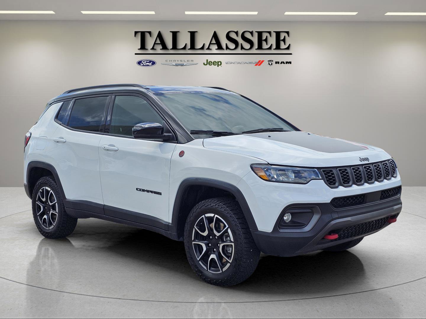 2024 Jeep Compass Trailhawk photo 2