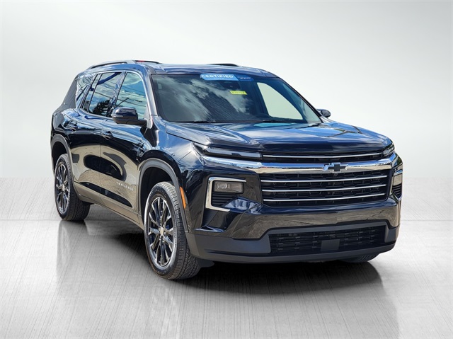 2025 Chevrolet Traverse photo 2