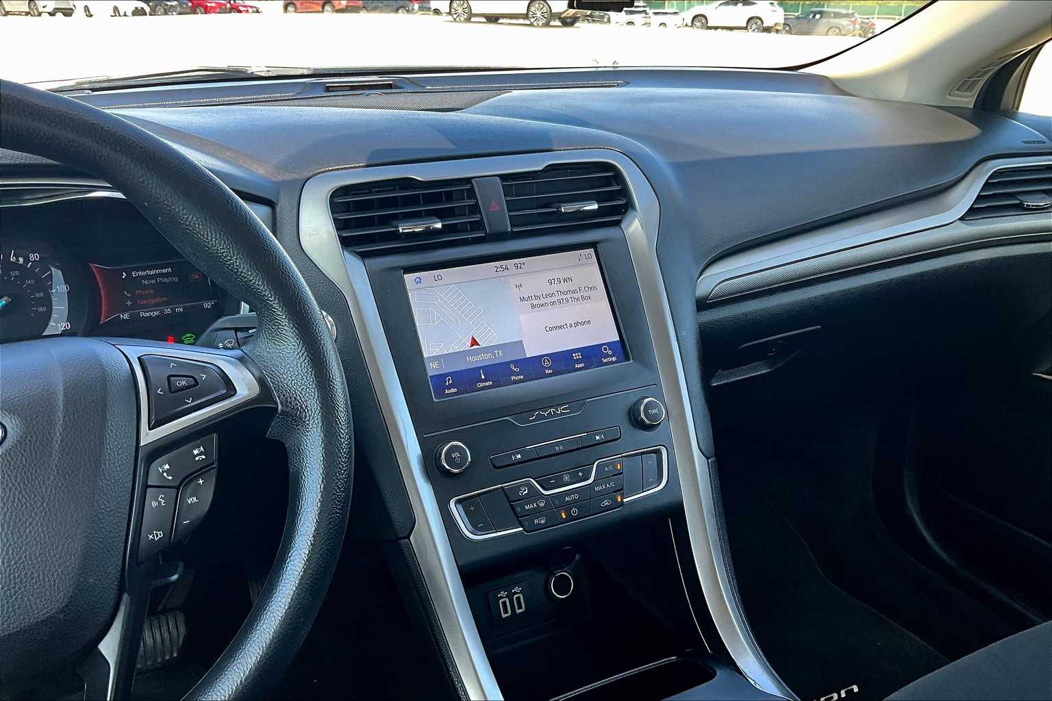 2020 Ford Fusion Hybrid SE photo 6