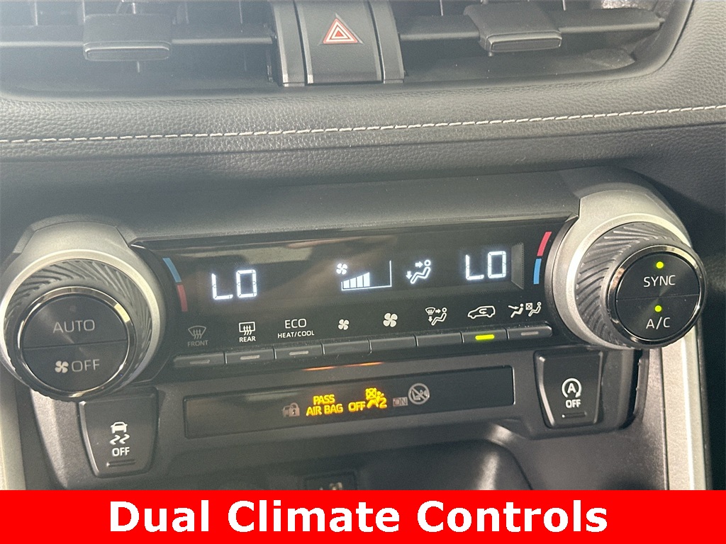 2024 Toyota RAV4 XLE photo 6