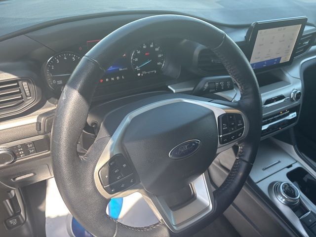 2022 Ford Explorer XLT photo 16
