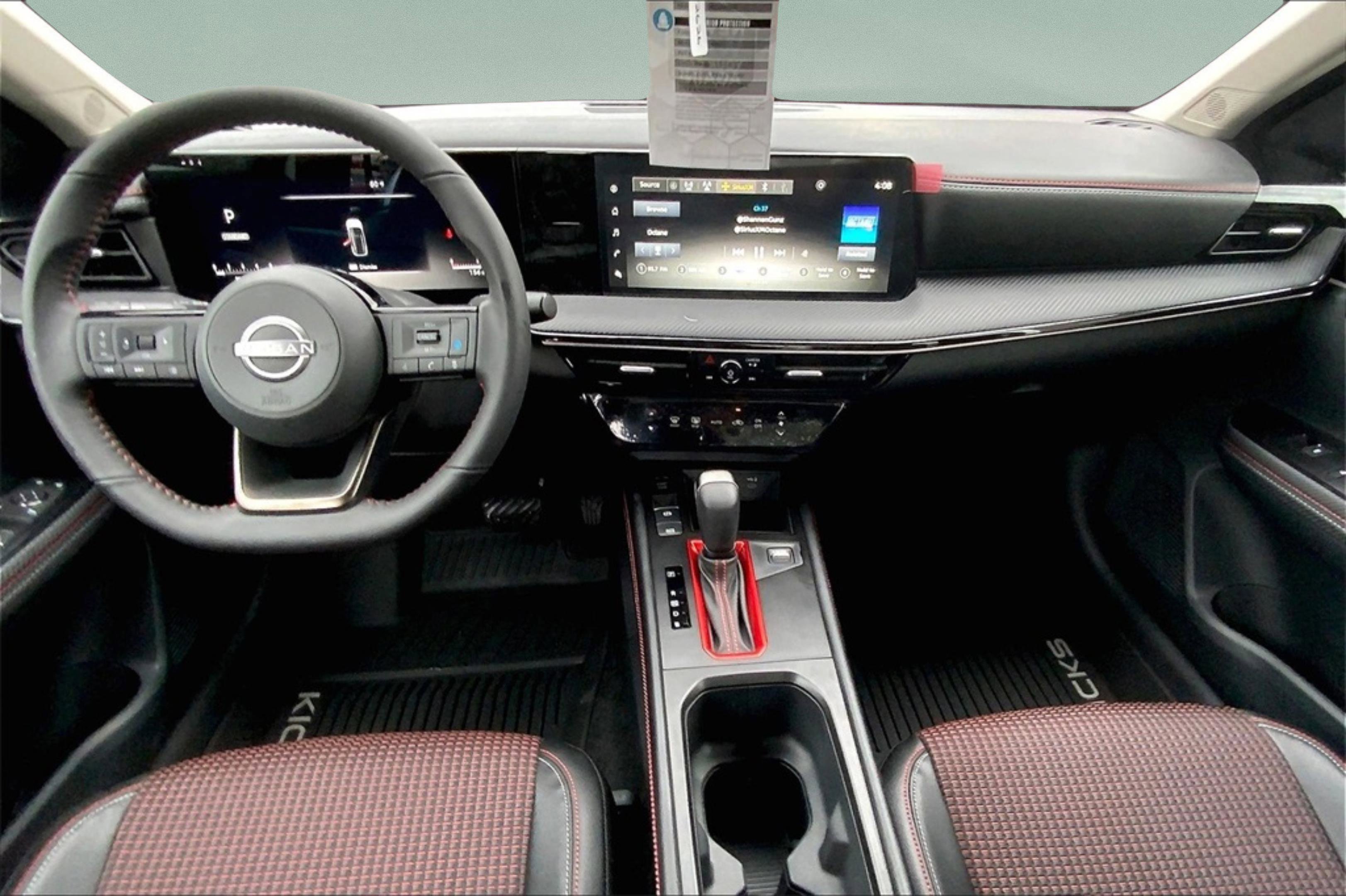 2025 Nissan Kicks SR photo 5