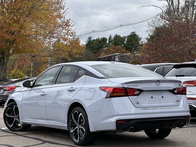 2023 Nissan Altima 2.5 SR photo 2