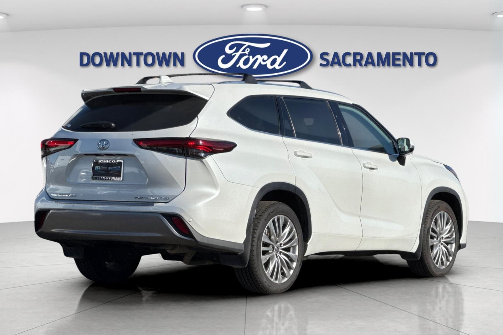 2022 Toyota Highlander Platinum photo 2
