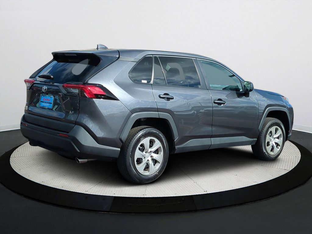 2023 Toyota RAV4 LE photo 4