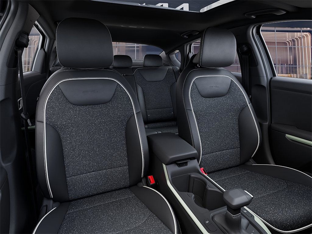 2025 Kia K4 GT-Line photo 15
