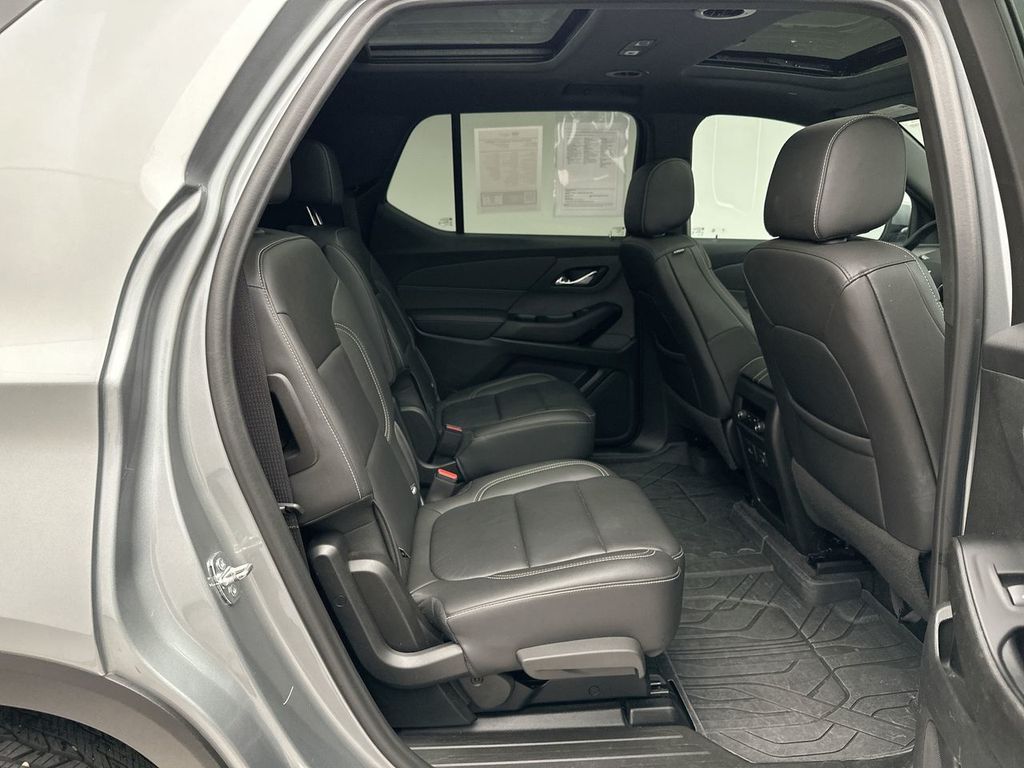 2023 Chevrolet Traverse Leather photo 7