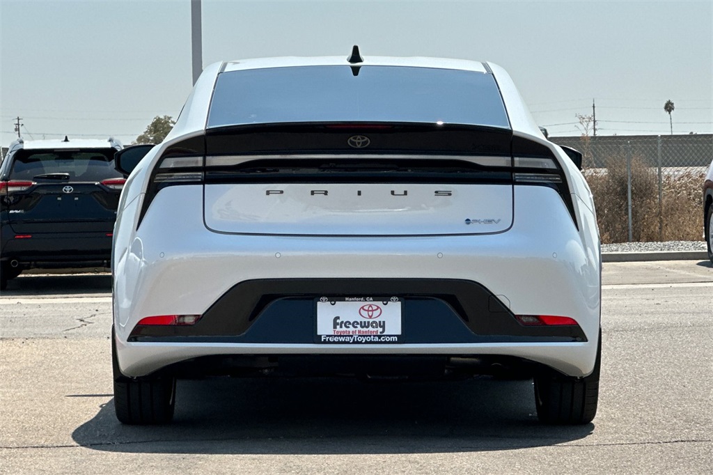 2026 Toyota Prius Plug-in Hybrid XSE photo 5