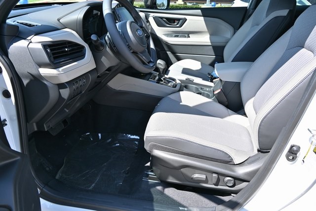 2025 Subaru Forester Premium photo 18