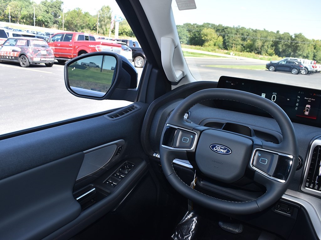 2025 Ford Expedition MAX photo 16