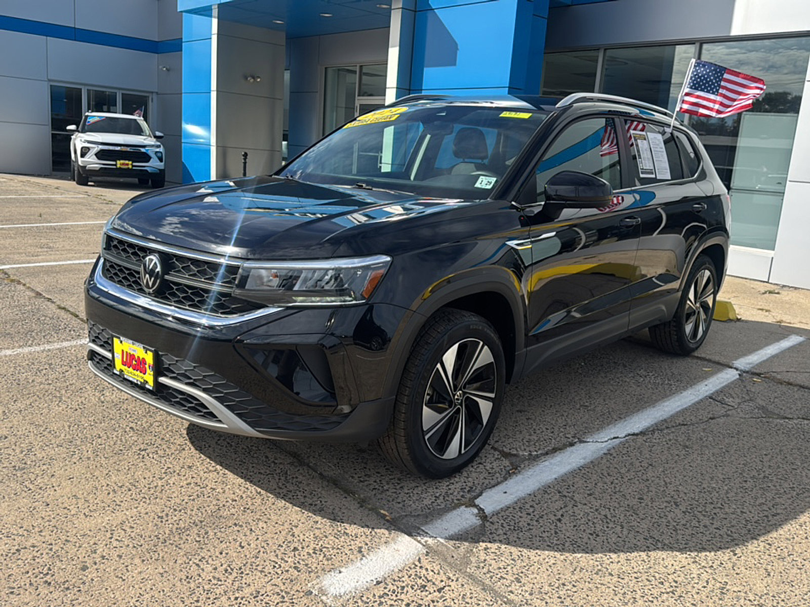 2024 Volkswagen Taos SE photo 3