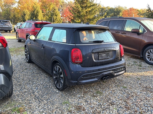 2023 Mini Cooper 2 Door Hardtop S Iconic photo 2