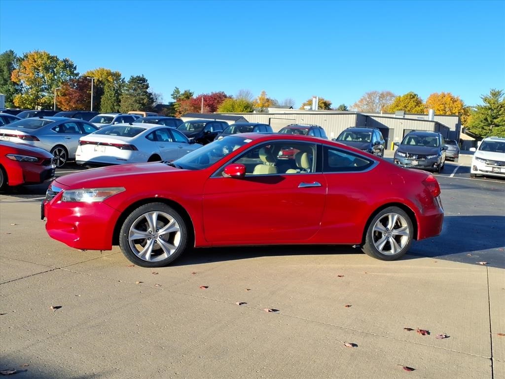 Used 2011 Honda Accord EX-L V6 with VIN 1HGCS2B8XBA005940 for sale in Savoy, IL