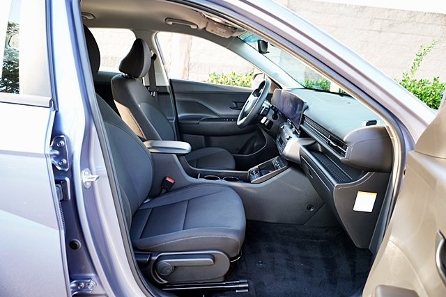 Used 2024 Blue Hyundai SE image 11